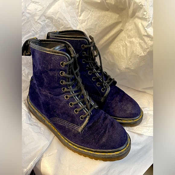 Vintage Dr. Martens Black Velvet Boots U.S Size 8 Made in England - Picture 9 of 9